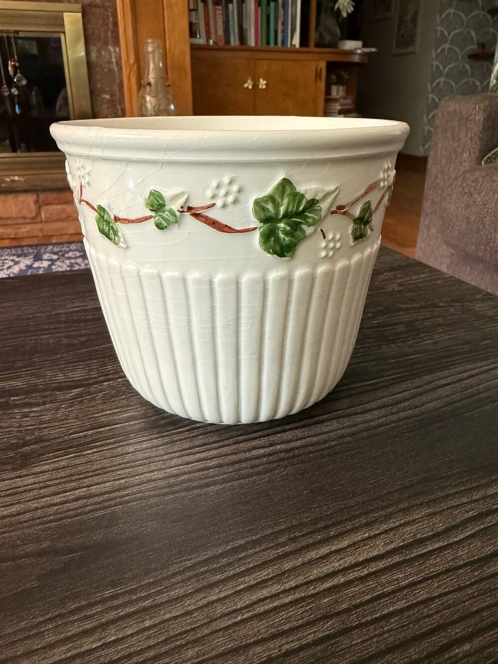 Vintage Bassano Italy Ceramic Fluted Planter White Ivy Cachepot